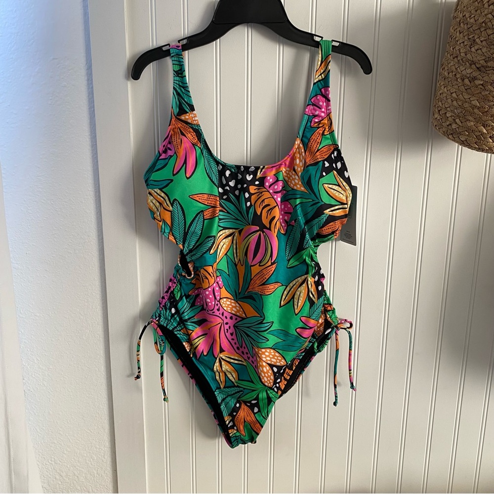Hurley Women’s Colorful Tropical Print Cutout Adjustable Moderate Swimsuit Large